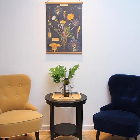Parilament On Rustaveli 4 Rooms Тбилиси Екстериор снимка