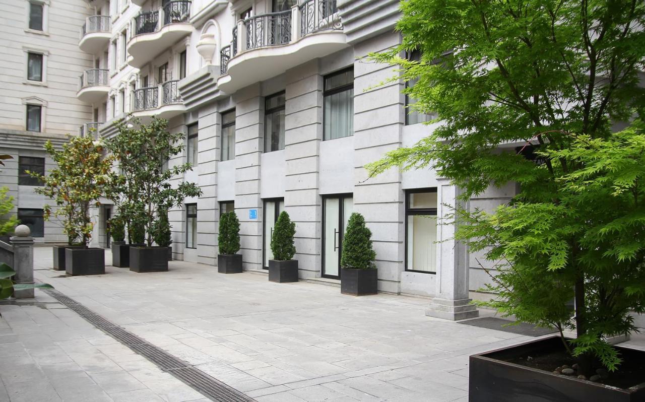 Parilament On Rustaveli 4 Rooms Тбилиси Екстериор снимка