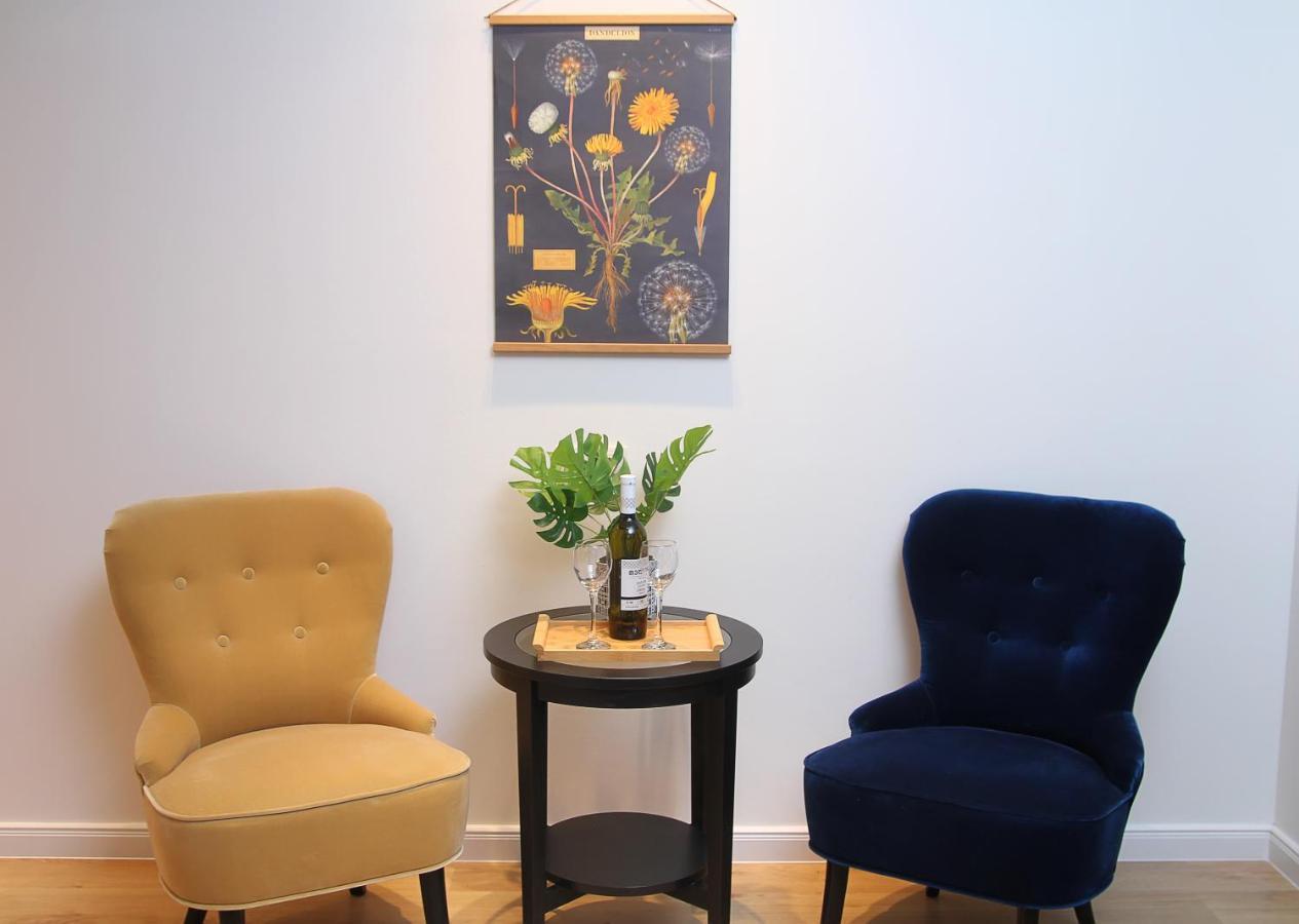 Parilament On Rustaveli 4 Rooms Тбилиси Екстериор снимка